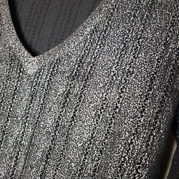 BCBG MaxAzria Small Silver Long Sleeve Metallic V-neck Sweater Top - Picture 2 of 9